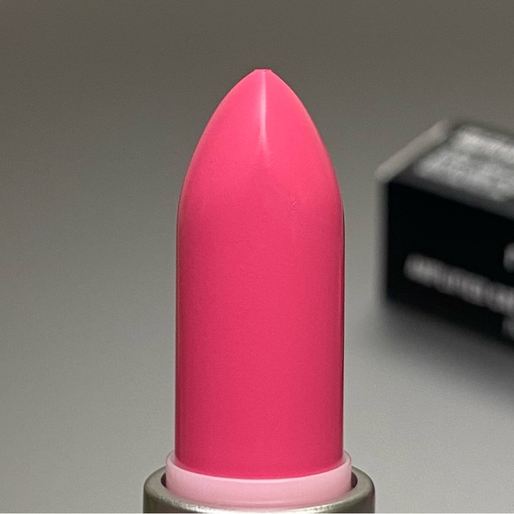 MAC “Do Not Disturb” Lipstick - Picture 5 of 7